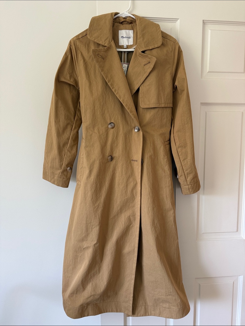 Madewell Double-Breasted Trench Coat in Camel Brown